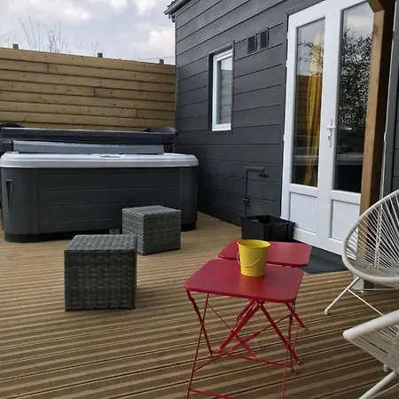 Les Nuits Insolites De La Mothe - En Bulle Ou Tiny House Avec Privatif Bed & Breakfast Outremecourt