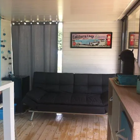 Les Nuits Insolites De La Mothe - En Bulle Ou Tiny House Avec Privatif فندق مبيت وإفطار 4*