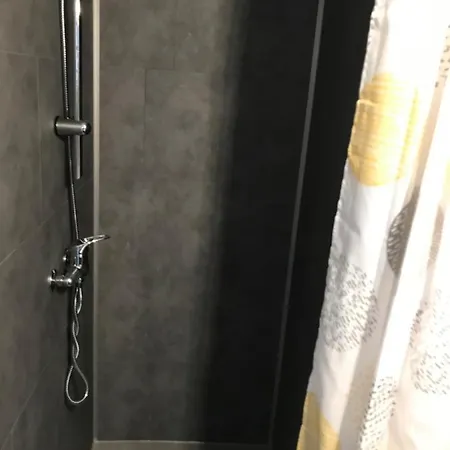 فندق مبيت وإفطار Les Nuits Insolites De La Mothe - En Bulle Ou Tiny House Avec Privatif Outremecourt