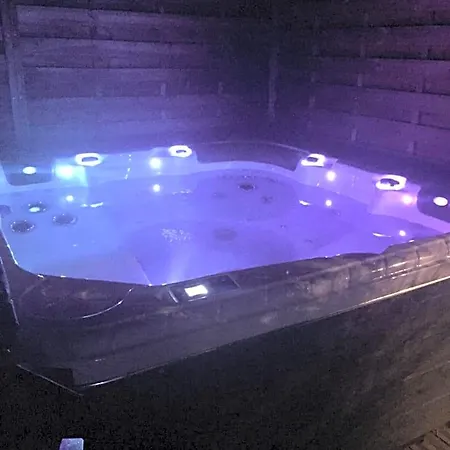Bed & Breakfast Les Nuits Insolites De La Mothe - En Bulle Ou Tiny House Avec Privatif 4*