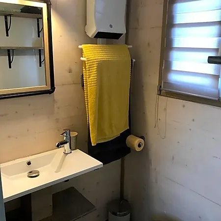 Les Nuits Insolites De La Mothe - En Bulle Ou Tiny House Avec Privatif Bed & Breakfast