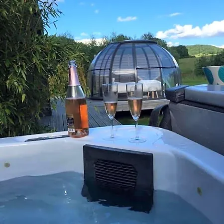 Les Nuits Insolites De La Mothe - En Bulle Ou Tiny House Avec Privatif Bed & Breakfast 4*