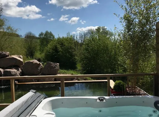 Les Nuits Insolites De La Mothe - En Bulle Ou Tiny House Avec Privatif Bed & Breakfast